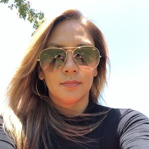 Meet your Posher, Lori
